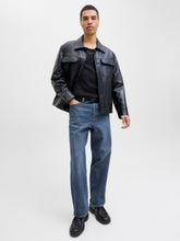 Ladda upp bild till gallerivisning, model_shot-creative
