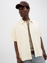 Ladda upp bild till gallerivisning, model_shot-creative
